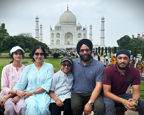 maulshri with her family
